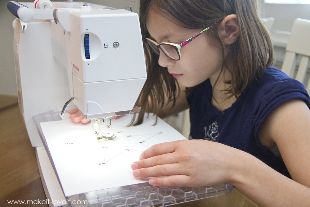 Teaching Kids to Sew: Intro to the Sewing Machine | via makeit-loveit.com