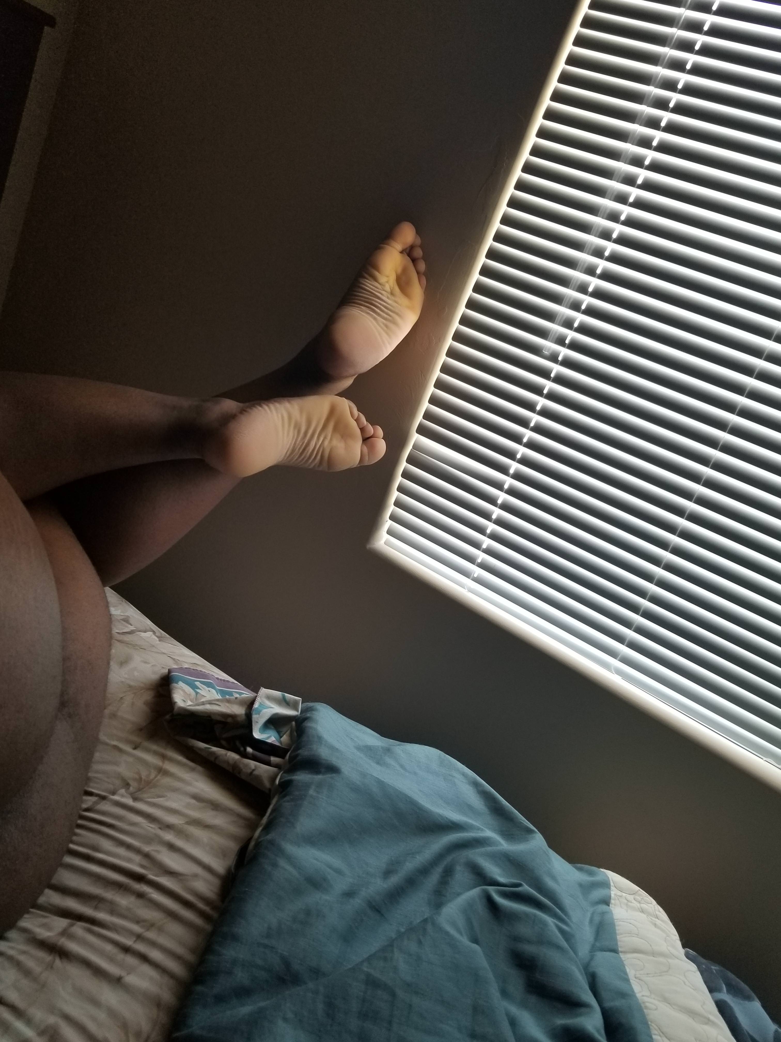 My soles ? (hopefully this looks more artsy than pretentious) | Adoração aos pés  Pornô | Hot XXX Gays