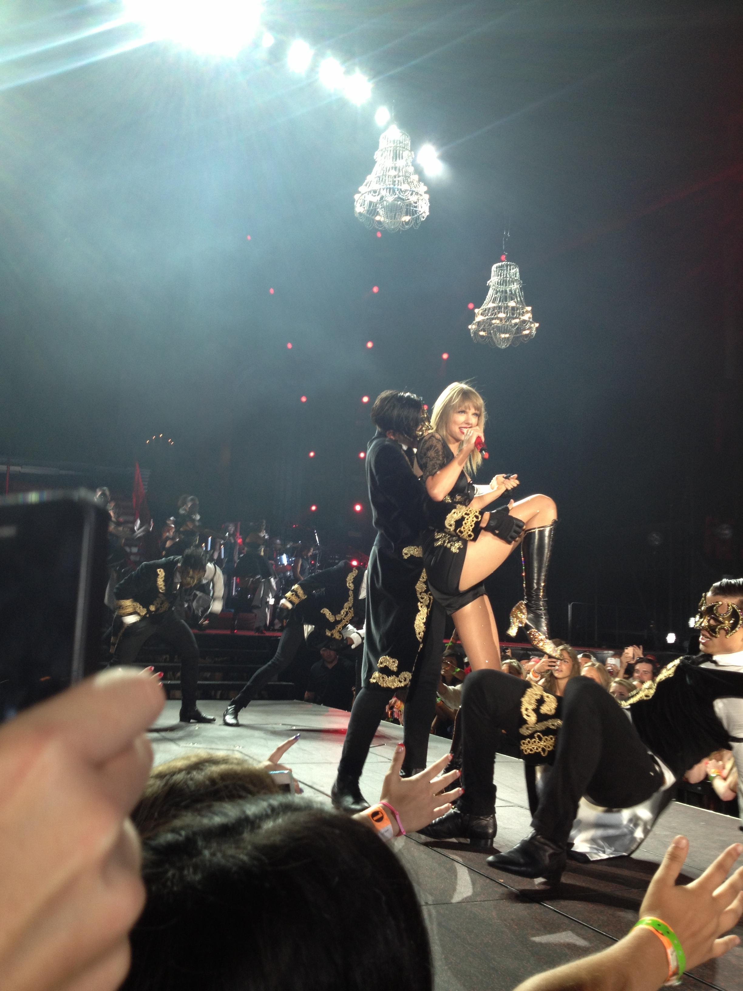 OC from RED Tour 10 Aug 2013 | Taylor Swift  اباحي | XXX Fan Porn