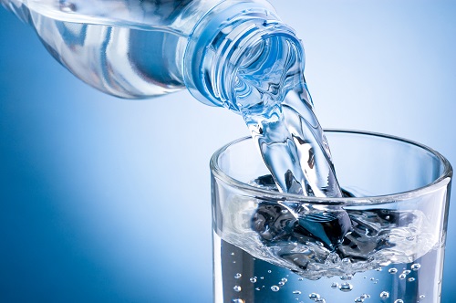 bổ sung cho cơ thể từ 2 -2.5 lít nước lọc mỗi ngày