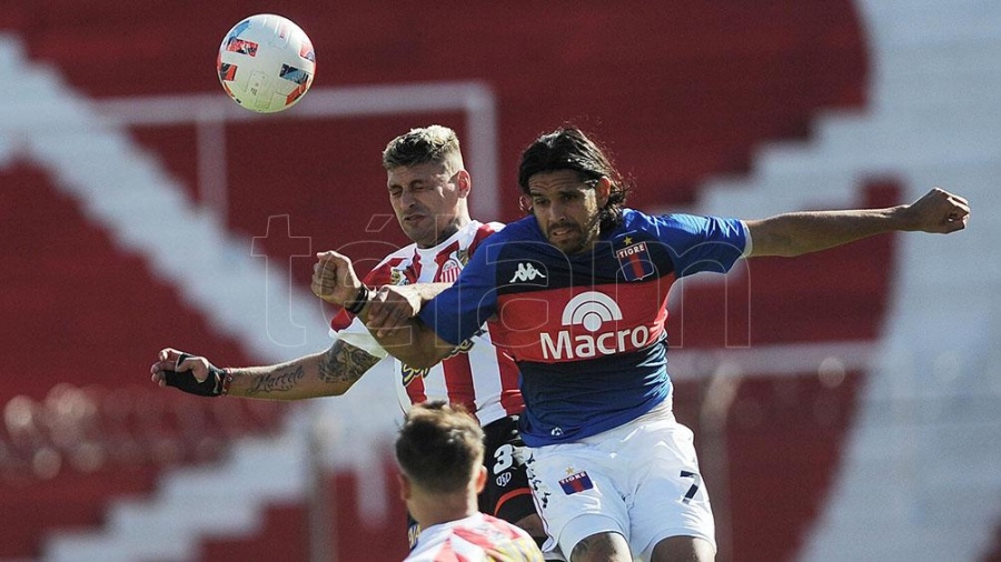 Barracas Central y Tigre revivieron la final de la promoción fotográfica de diciembre del año pasado Osvaldo Fantón