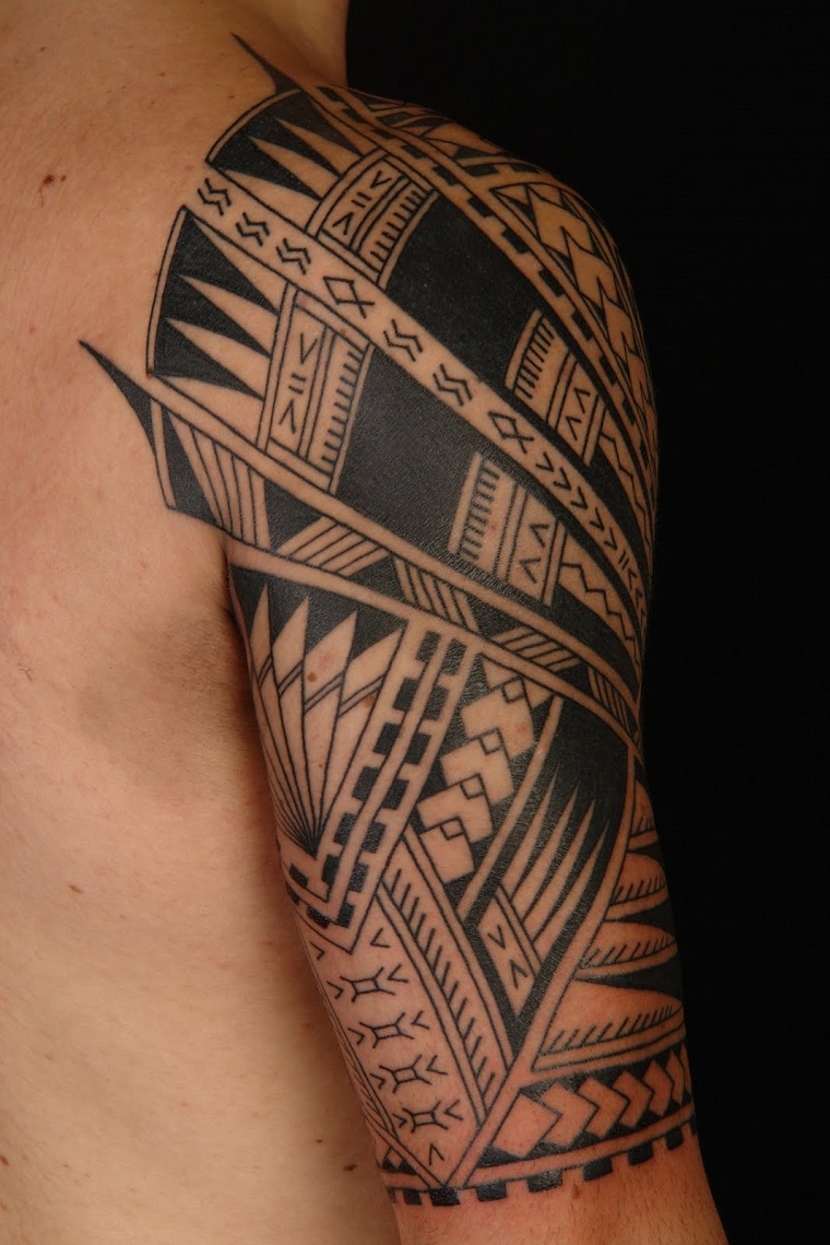 Xăm hình Maori ở tay đẹp