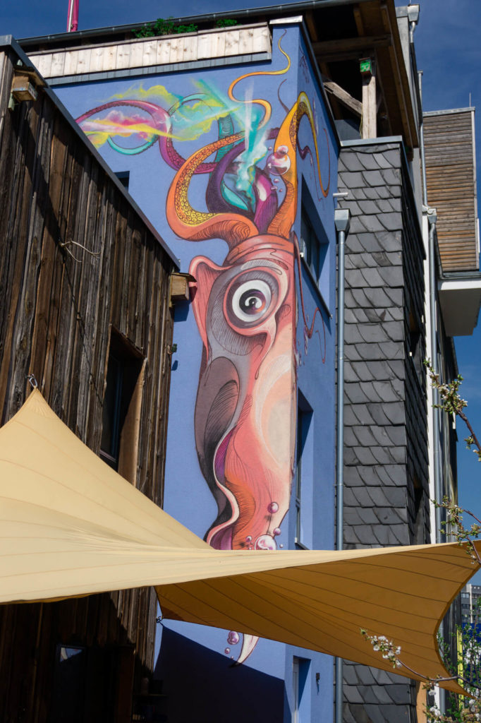 Street art à Berlin fresque calamar Holzmarkt