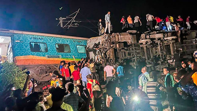 Indian train crash that killed 275 people blamed on signaling error